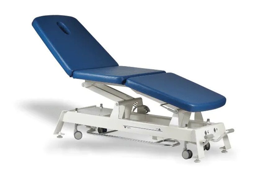 How the Right Examination Table Reduces Practitioner Fatigue Without You Realising It