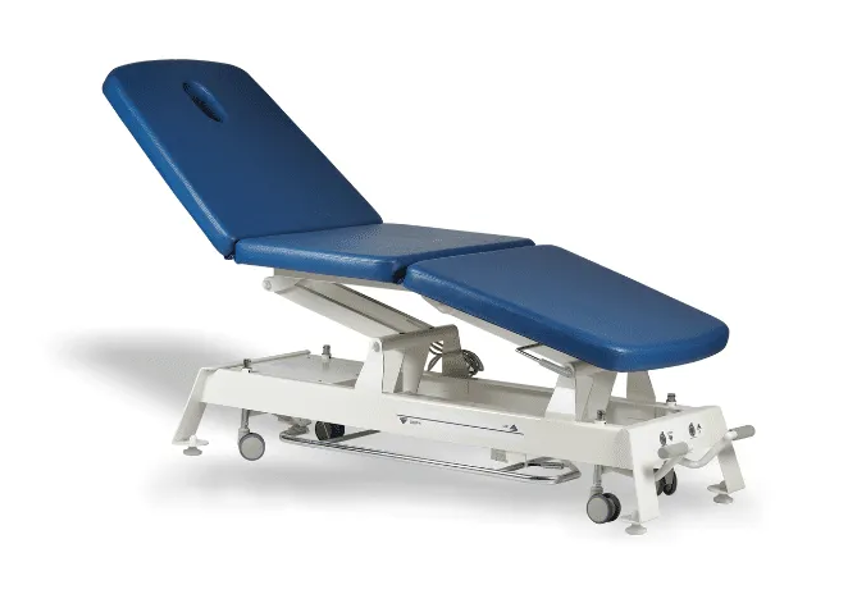How the Right Examination Table Reduces Practitioner Fatigue Without You Realising It