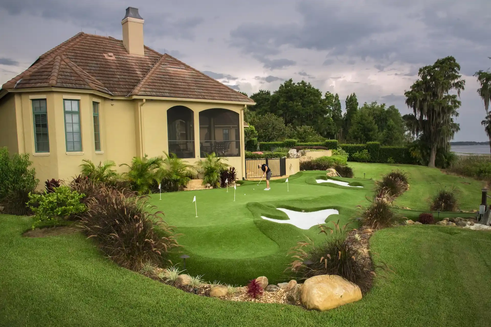 Why Synthetic Turf Is Perfect for West Palm Beach Weather and Coastal Homes