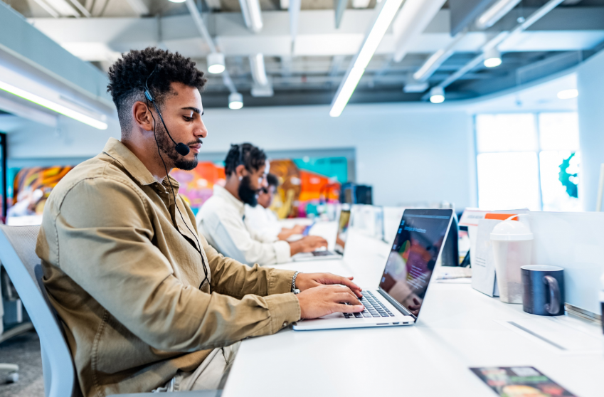 How Help Desk Software Improves Workplace Efficiency