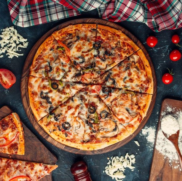 How to Make Restaurant-Style Pizza at Home?